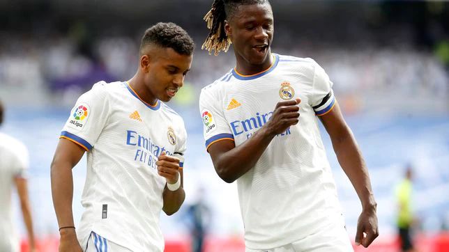 久久中文字幕制服丝袜美腿