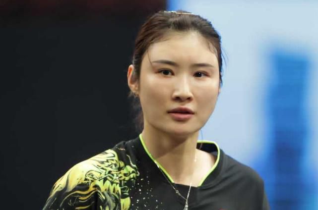 女女女